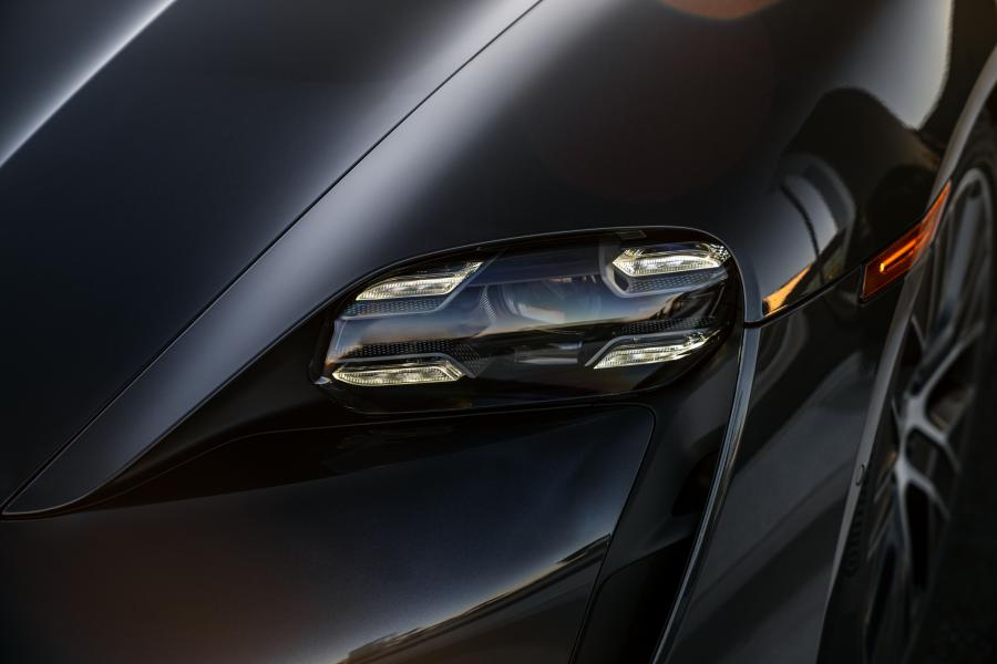 Детали экстерьера Porsche Taycan 4S 2020 года  (NA) (фото 20 из 29)